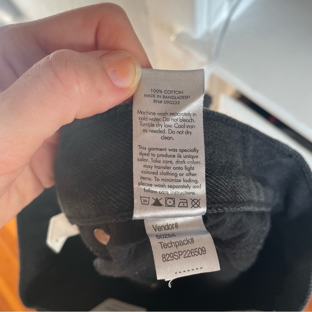 PacSun NWT 90’s Girlfriend Black Raven Denim Jean Shorts Frayed Hem Waist 26” - Picture 8 of 8